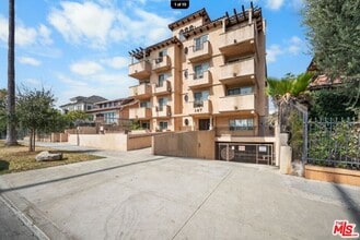 Building Photo - 147 N Berendo St