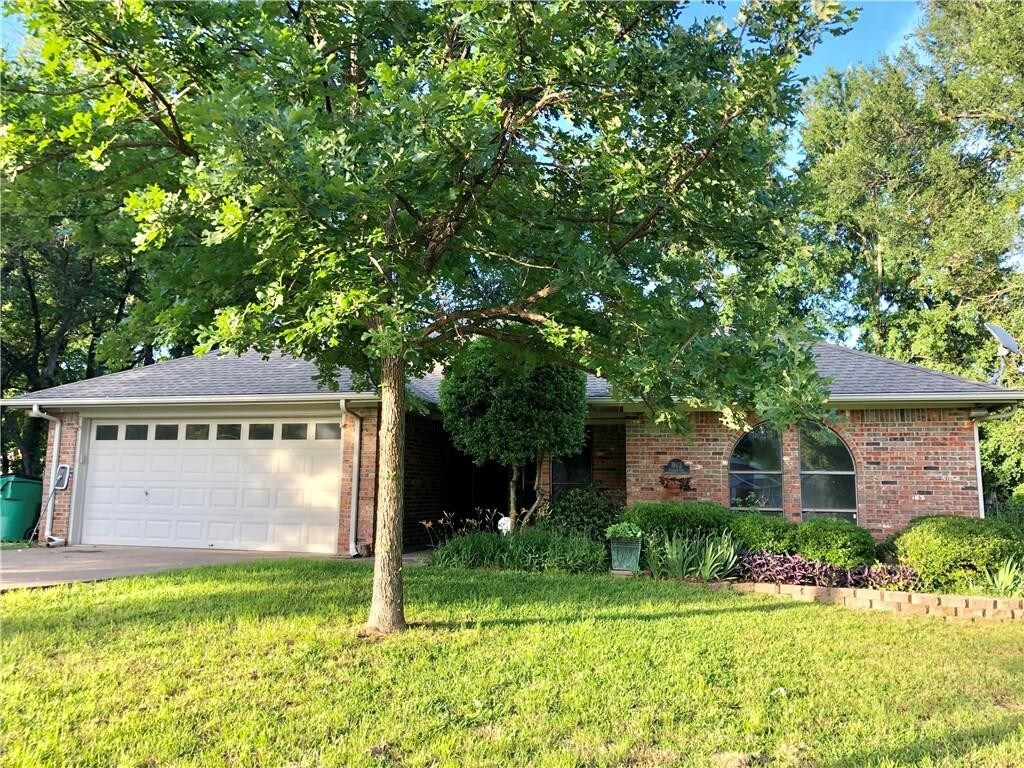 Primary Photo - 1903 W Spanish Oak Dr