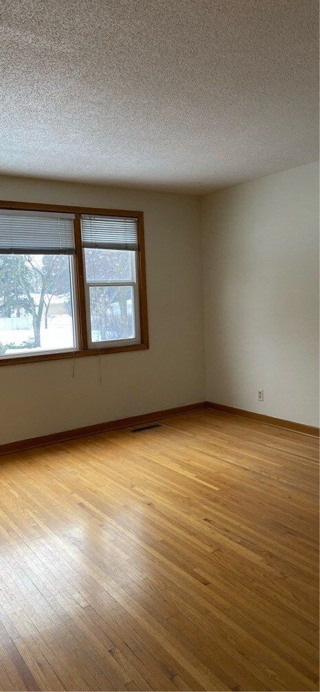 Photo du bâtiment - 3218 Westgate Ave