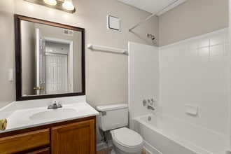 Building Photo - Calibre Lake