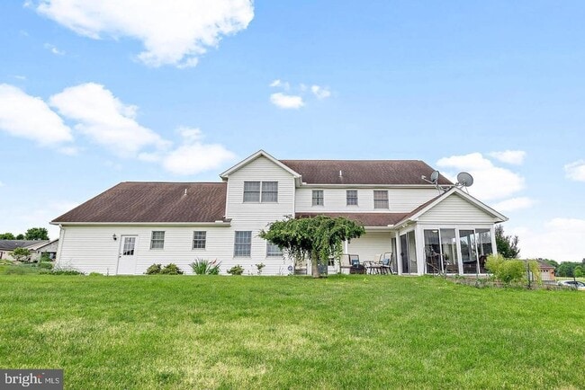 Building Photo - 201 Sunbrook Dr