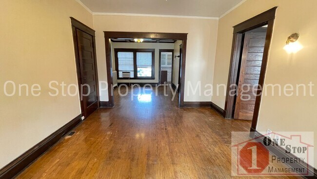 Foto del edificio - Gorgeous and Unique 2 Bedroom, 1 Bathroom ...