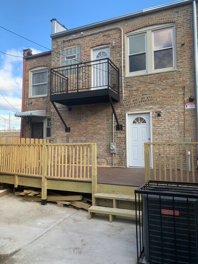 Rear Deck - 6820 S Anthony Ave