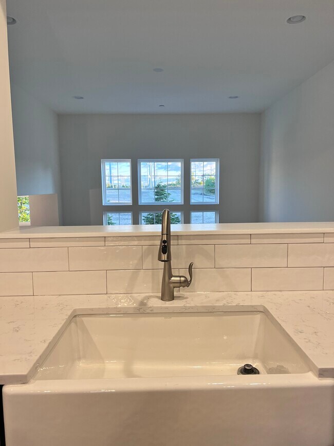 Building Photo - 4464 Monroe Ct