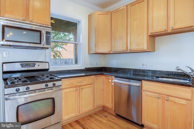 Foto del edificio - 1426 Duncan St NE