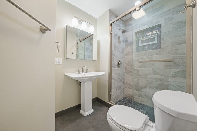 Foto del edificio - 1548 N Honore St