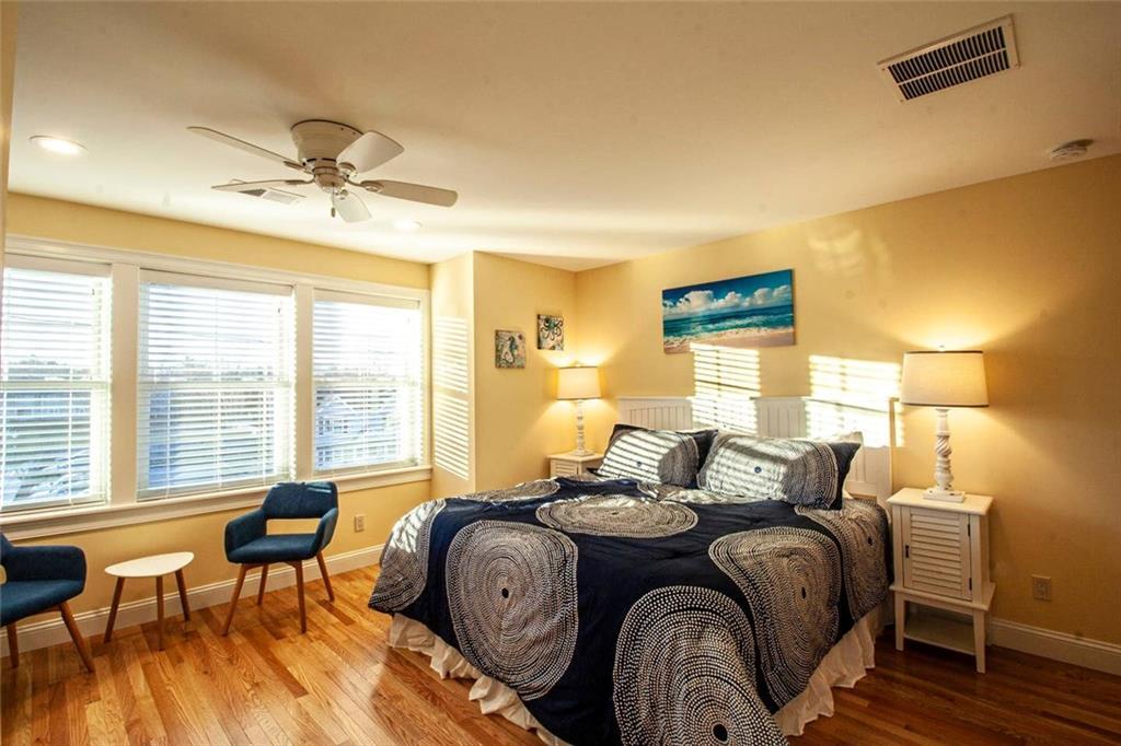 Primary Photo - 128 Boon St