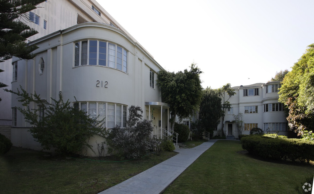 Primary Photo - 212 San Vicente Blvd