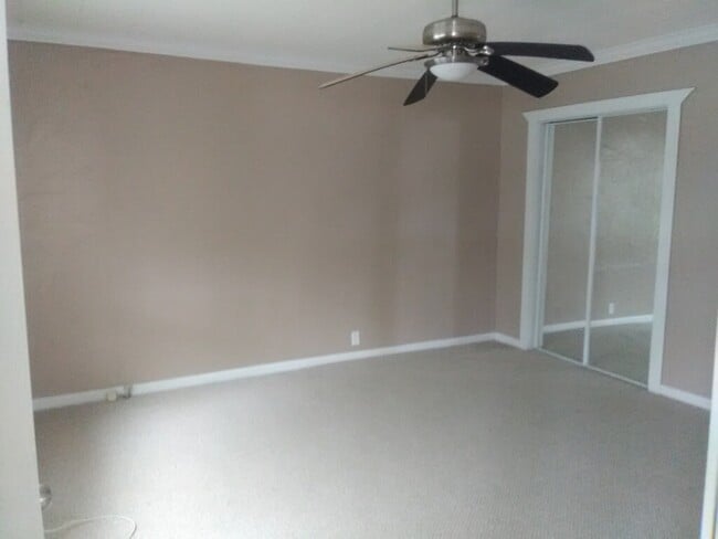 120 W DARBY ST