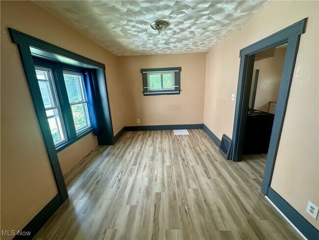 Foto del edificio - 280 Lake St