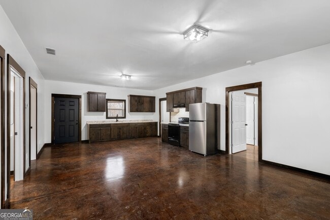 Foto del edificio - 620 Stiles Rd