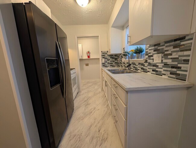 Foto del edificio - 799 Gates Ave