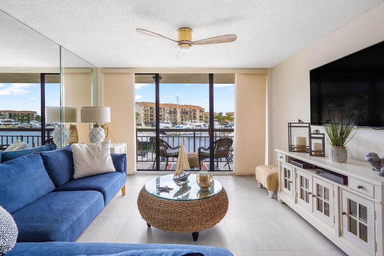 Foto principal - 2601 Marina Isle Way