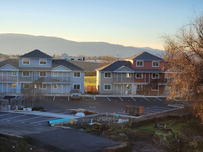 Building Photo - 1995 Sky Park Dr