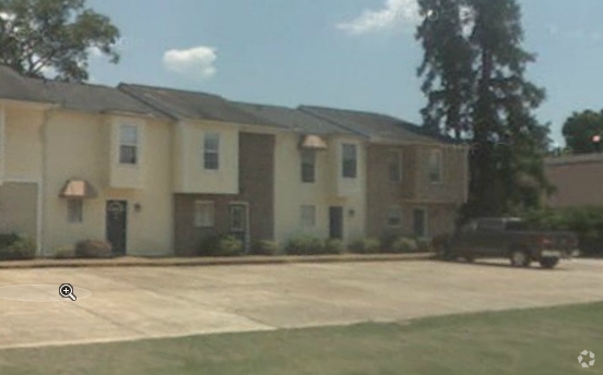 Building Photo - Camelot  Apartments