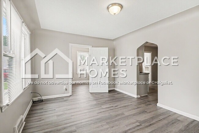 Foto del edificio - 22046 Birchwood Ave