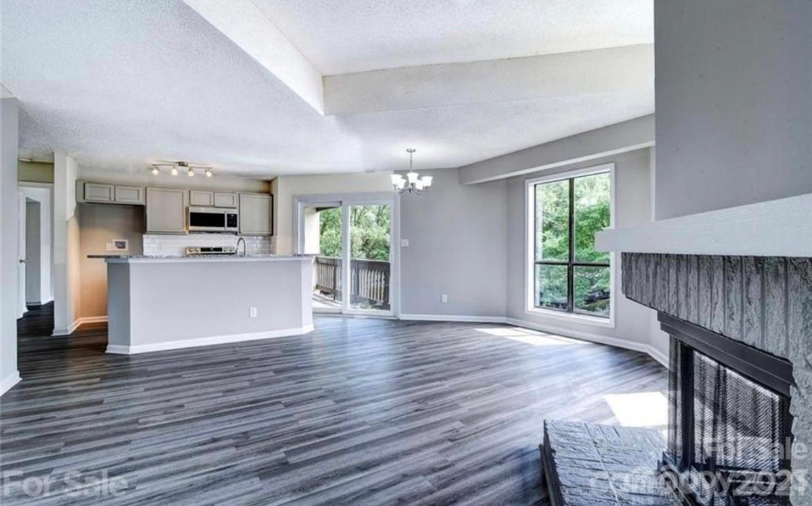 Foto principal - 8179 Cedar Glen Dr