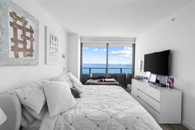 Foto del edificio - 460 NE 28th St