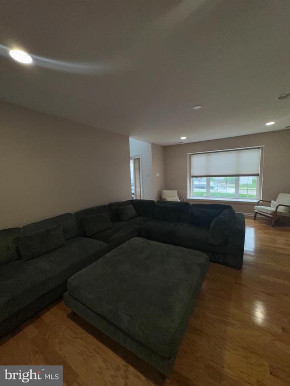 Foto del edificio - 807 N Victoria Ave