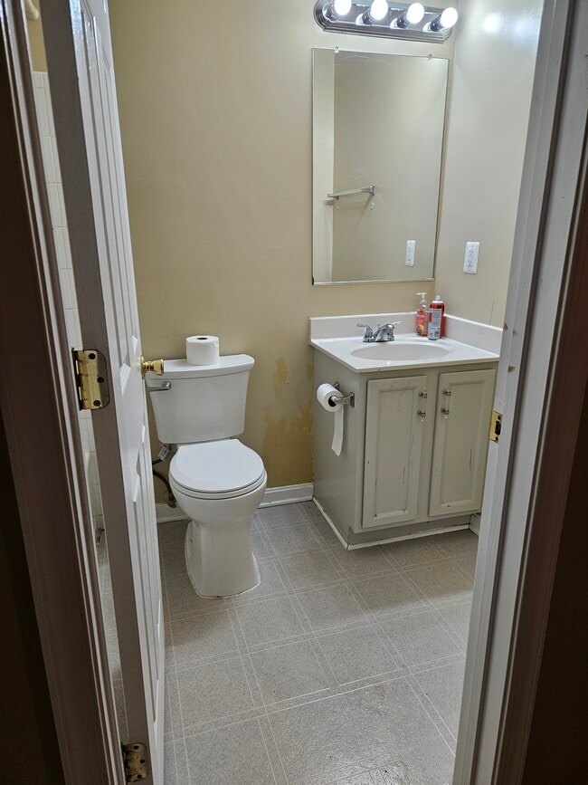 Building Photo - 15766 Nimes Ct