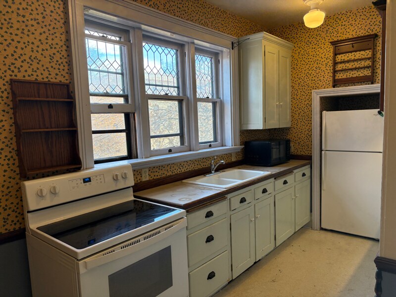 Foto principal - 414 N Benton Ave