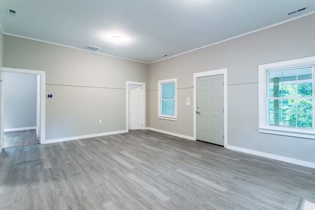 Foto del edificio - Convenient to Brevard & Hendersonville