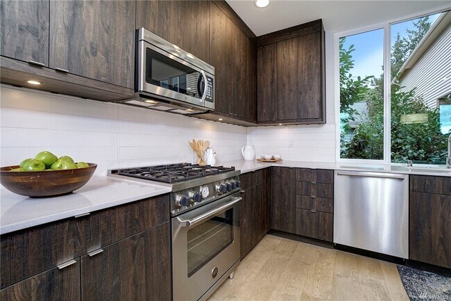Foto del edificio - 4226 Midvale Ave N