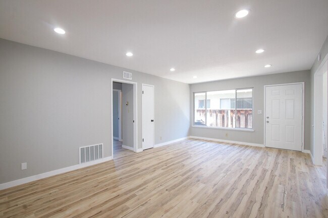 Foto del edificio - 577 S Eden Ave
