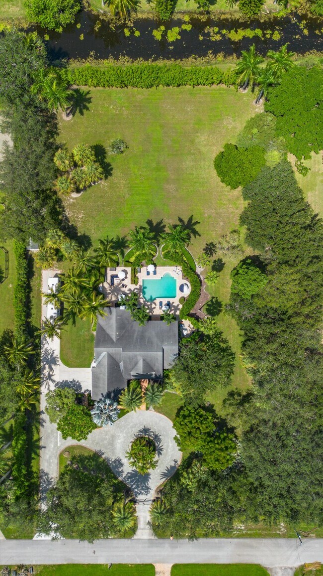 Foto del edificio - 1753 Trotter Ct