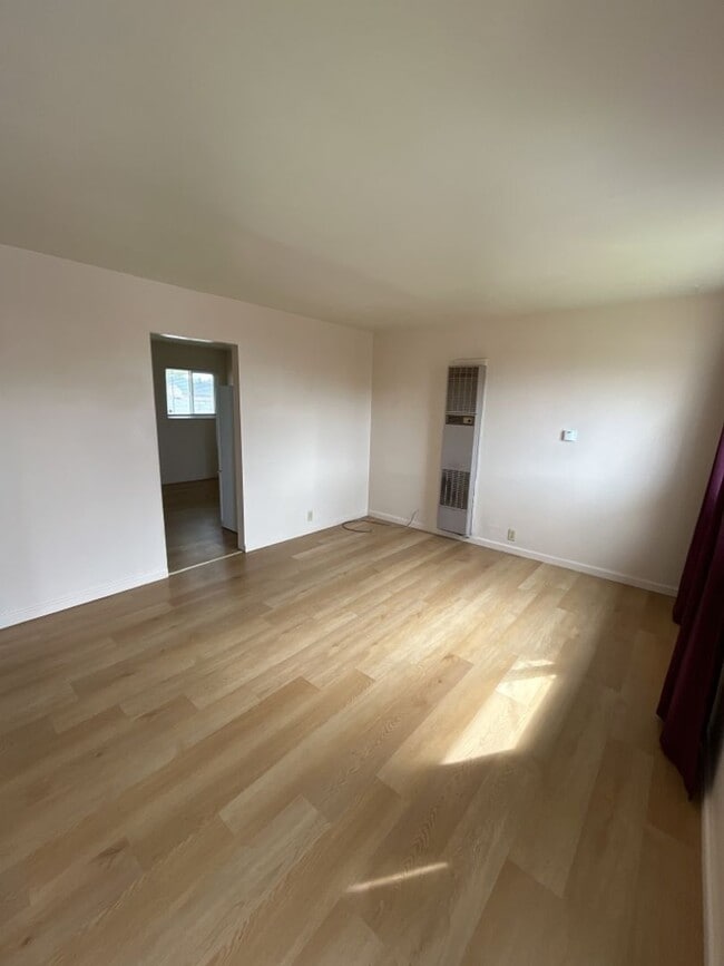 Building Photo - Cozy 2 Bed 1 Bath King Salmon home within ...
