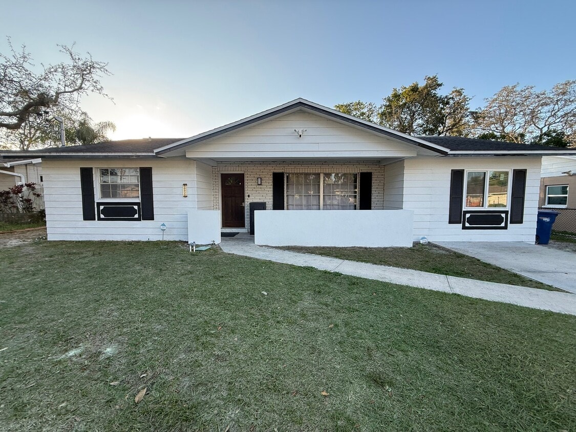 Photo - 10920 N 29th St (Tampa, FL)