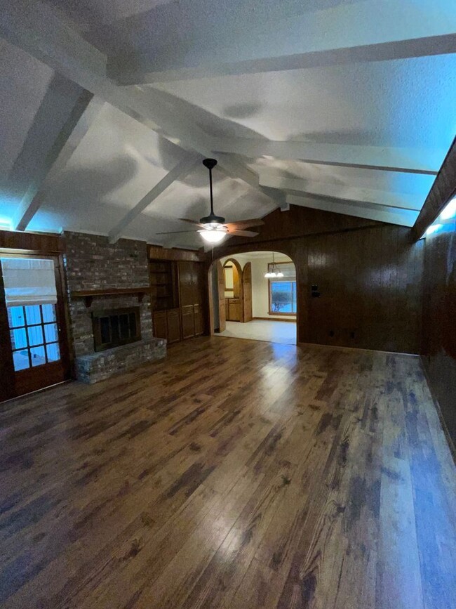 Building Photo - 4 br, 2 bath House - 2300 Brownlee Rd