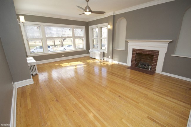 Building Photo - 5021 N Francisco Ave