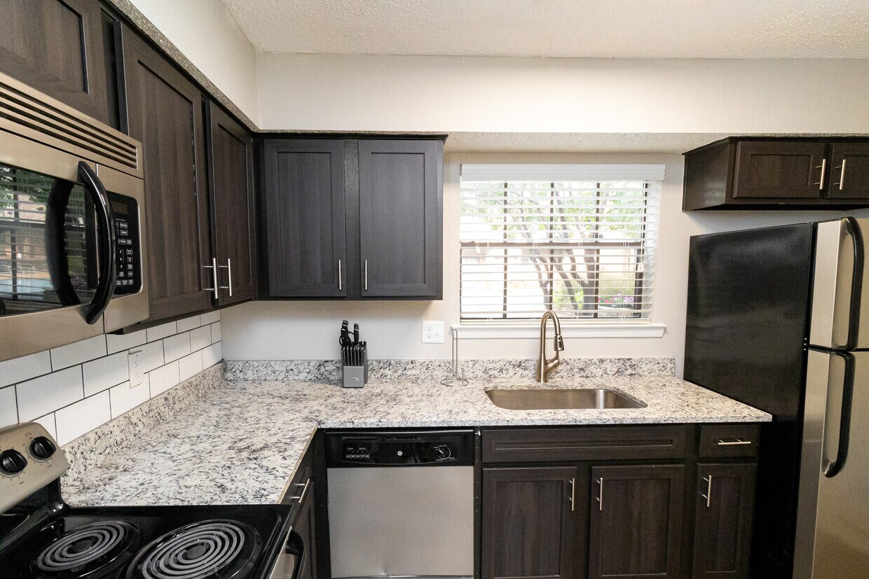 Foto principal - 17717 Preston Rd