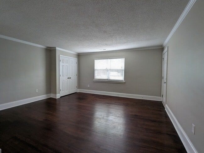 Foto del edificio - 508 Mahaley Ave