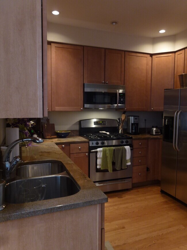 Foto del edificio - 421 W Armitage Ave