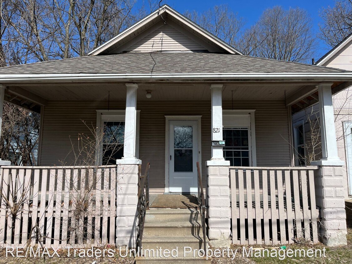 2 br, 1 bath House 821 W McClure House Rental in Peoria, IL