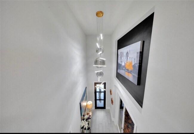 Foto del edificio - 8826 Forest Side Dr