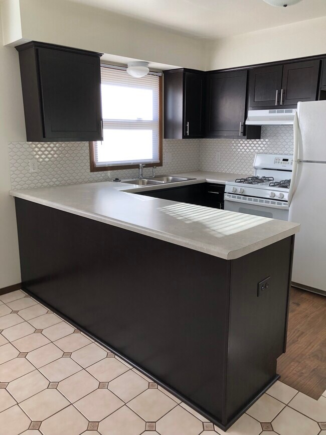 Building Photo - 6761 N 55th St