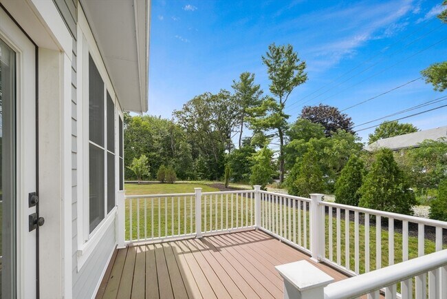 Foto del edificio - 19 Lily Pond Ln