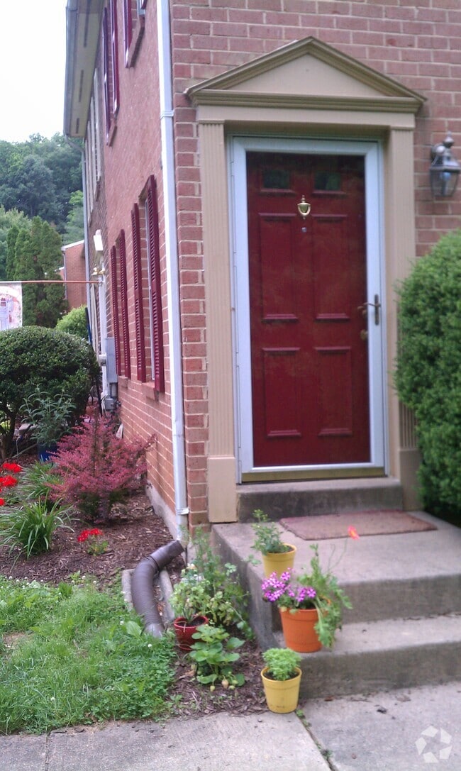 Building Photo - 6430 Blarney Stone Ct