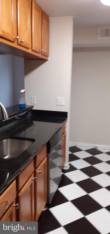 Foto del edificio - 9605 Lake Point Ct