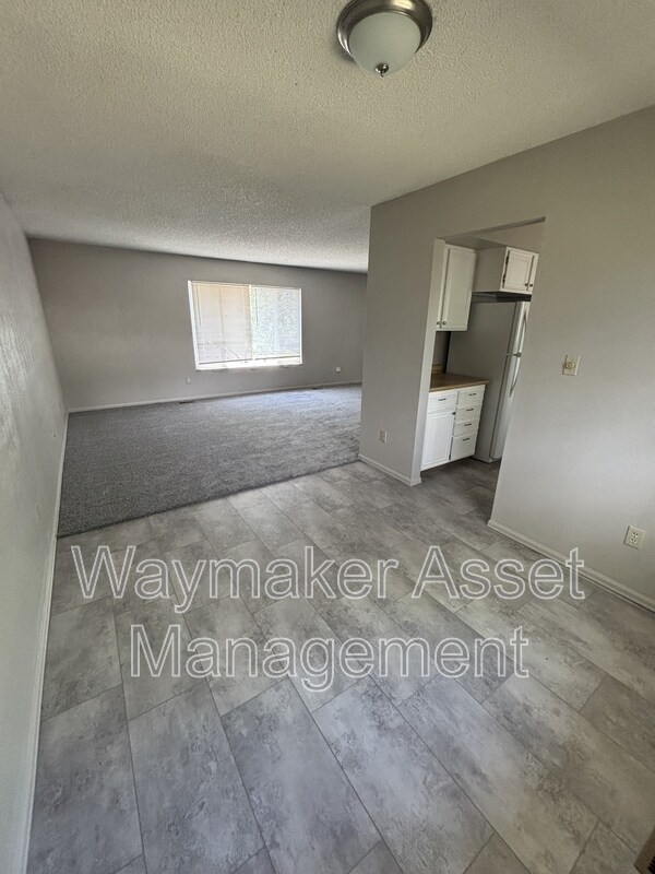 Foto del edificio - 6625 Snowbird Dr