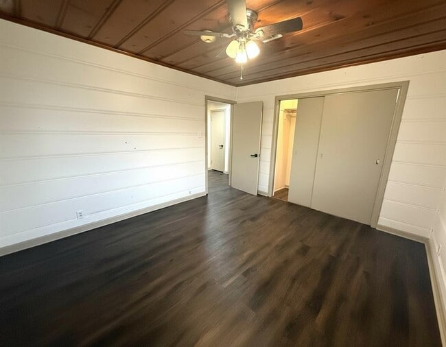 Building Photo - 107 Elm Ave