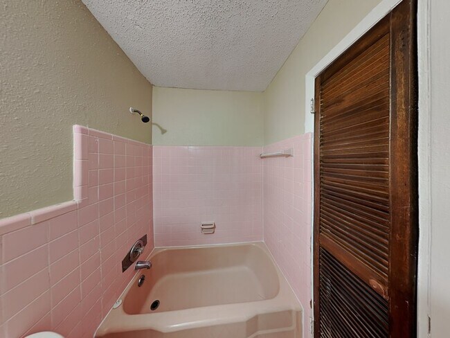 Foto del edificio - MOVE IN SPECIAL! Super Cute 3/2