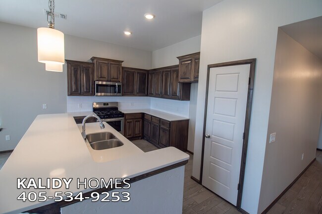 Foto del edificio - 12944 NW 3rd Ter
