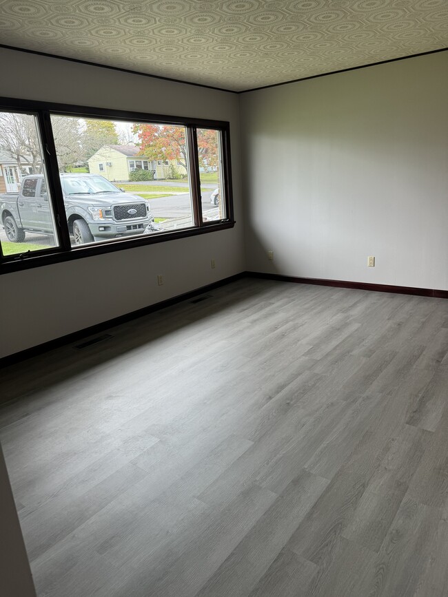 Building Photo - 109 Clayton Dr