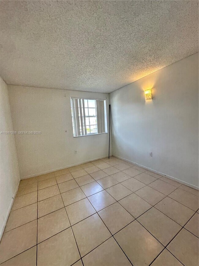 Foto del edificio - 9701 Fontainebleau Blvd