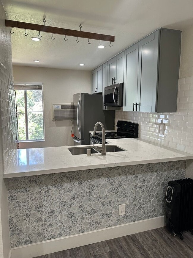 Foto del edificio - 1 Bedroom Condo - La Mesa