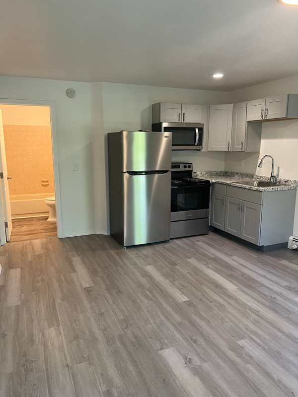 Building Photo - 551 N Robin Cir